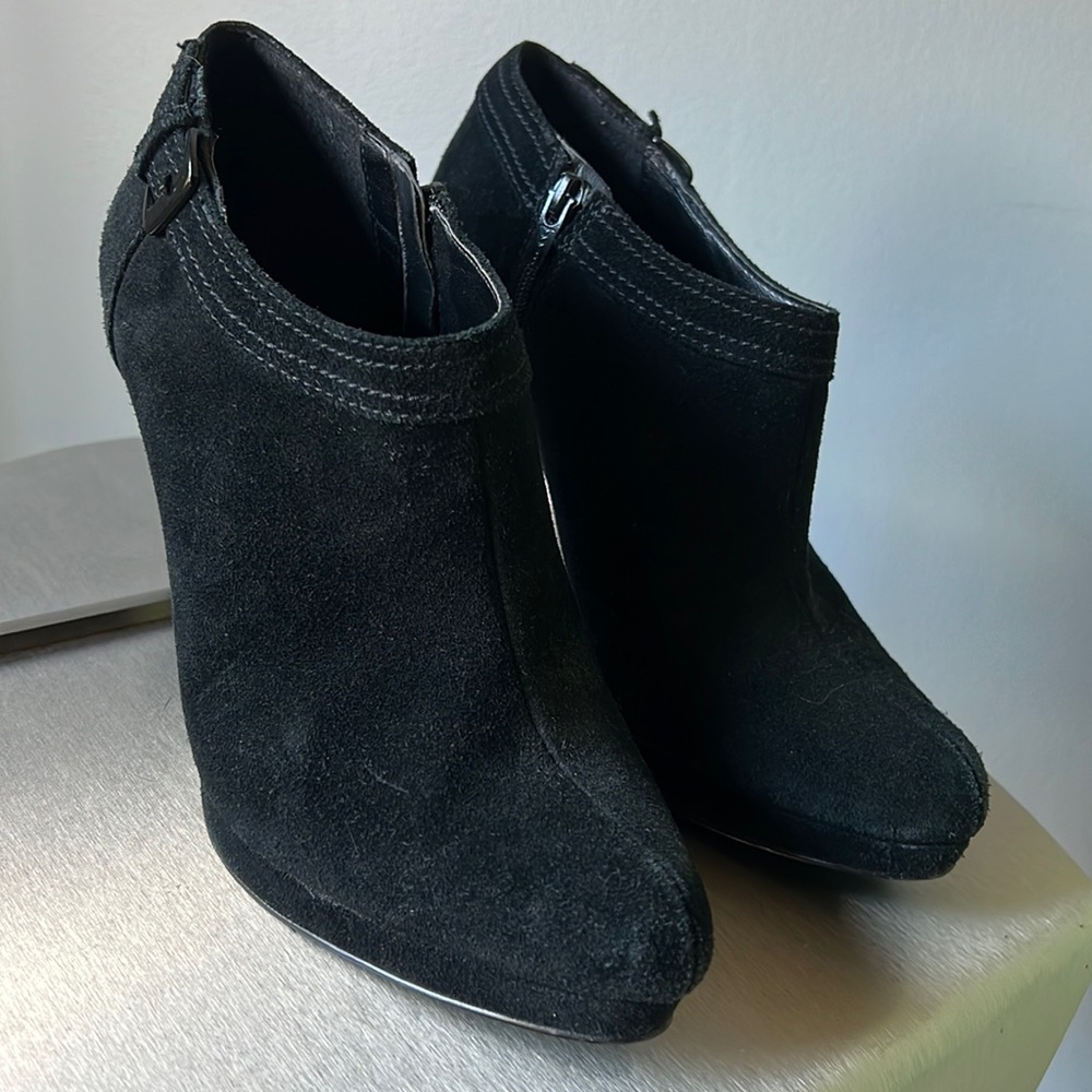 Ann‎ Taylor booties
